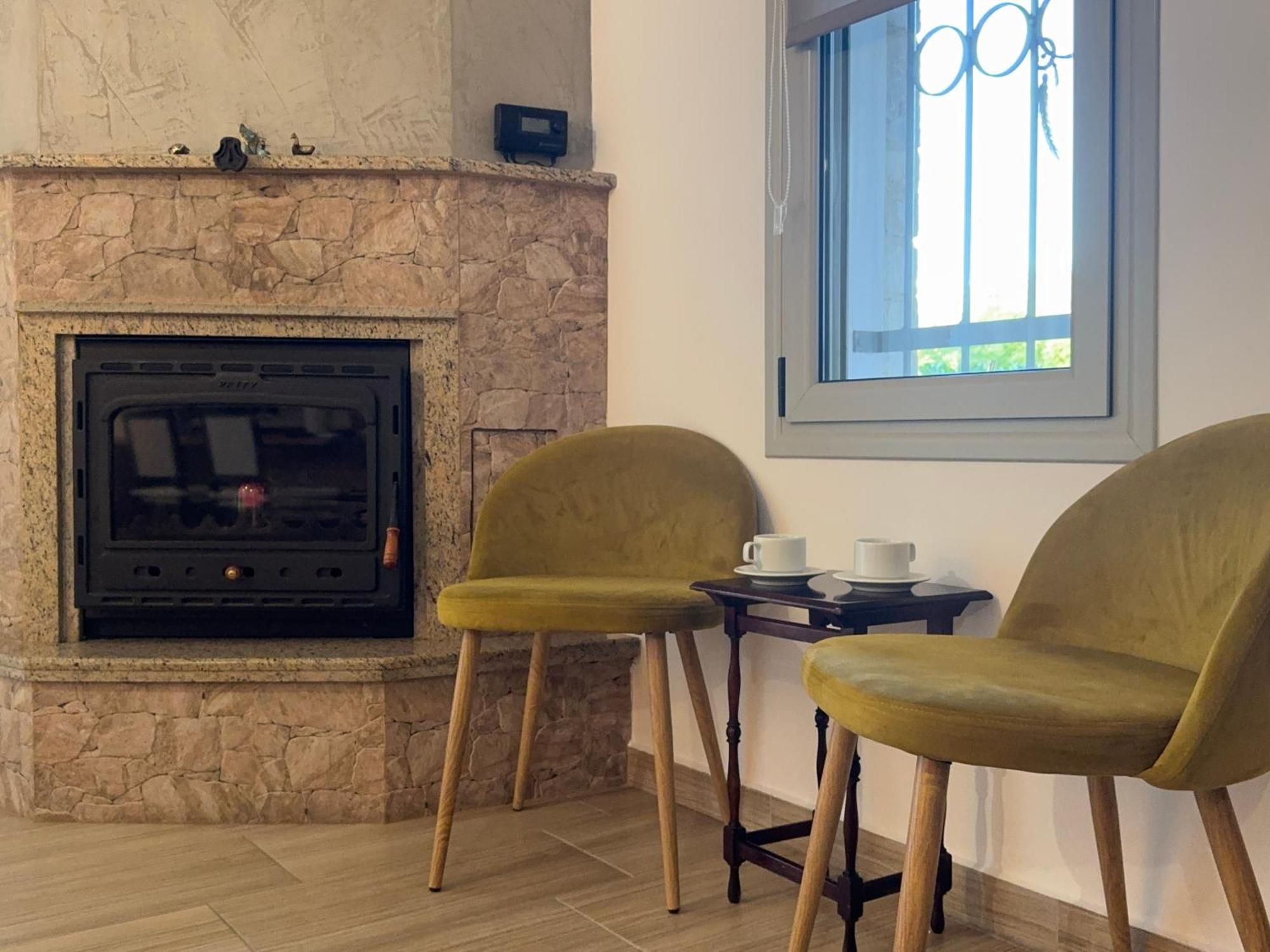 הוילה Áno Korakiána Petra House מראה חיצוני תמונה
